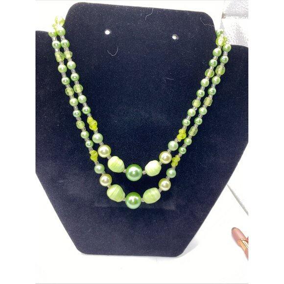 Vintage  Japan Green Beaded Double-Strand Necklace With Hook Clasp J0246 - Picture 1 of 8